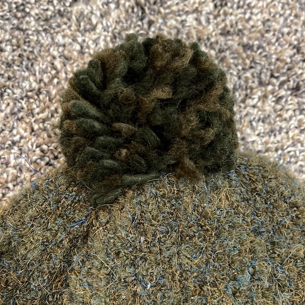 REI green and blue Pom Pom winter hat one size - Picture 4 of 5